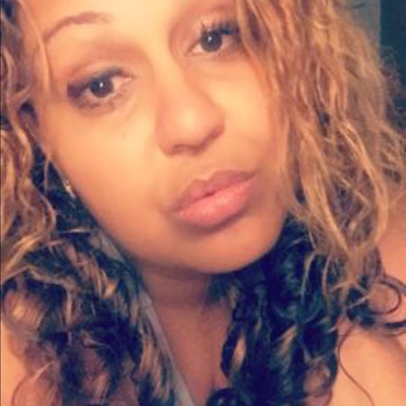 Meet your Posher, Rissa - Picture 2 of 4